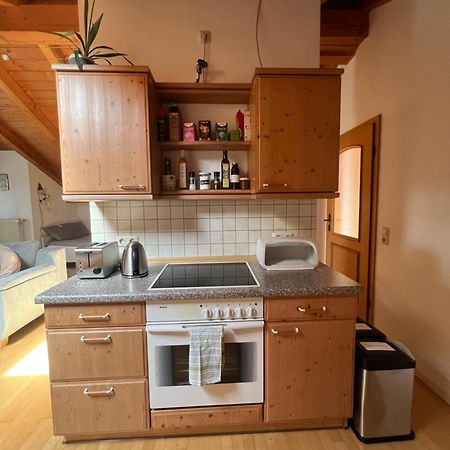 Gemuetliche Dachgeschosswohnung Mit Balkon アインリング エクステリア 写真